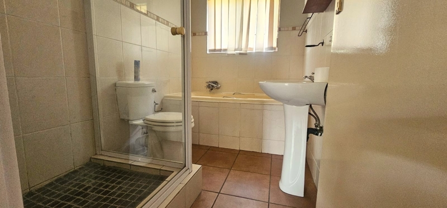 To Let 3 Bedroom Property for Rent in Waterval East North West